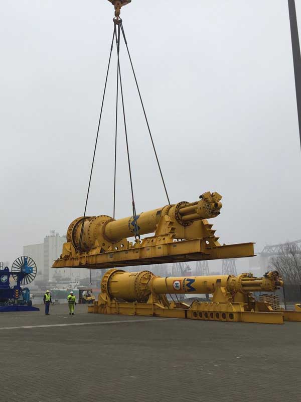 Umschlag der Hämmer